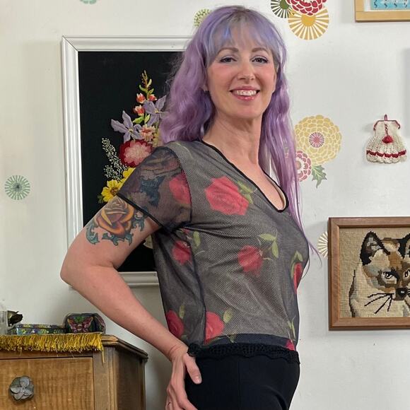 Vintage Rose Print Mesh Tee, 1990s Black & Red Fishnet Top by Hanky Panky, Sz L - Picture 6 of 15